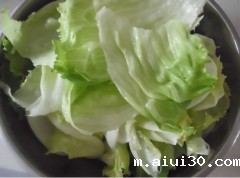 餐饮食材配送：球生菜在国内和欧美国家中的饮食文化魅力