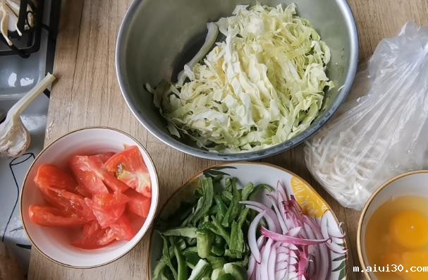 蔬菜食材配送公司:隔夜面条做炒面,丰富的蔬菜才是炒面的灵魂