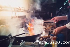 4个错误的炒菜习惯,政府蔬菜配送建议大家及时改掉