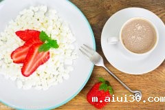 广州蔬菜配送告诉您餐饮工作人员的行走姿态